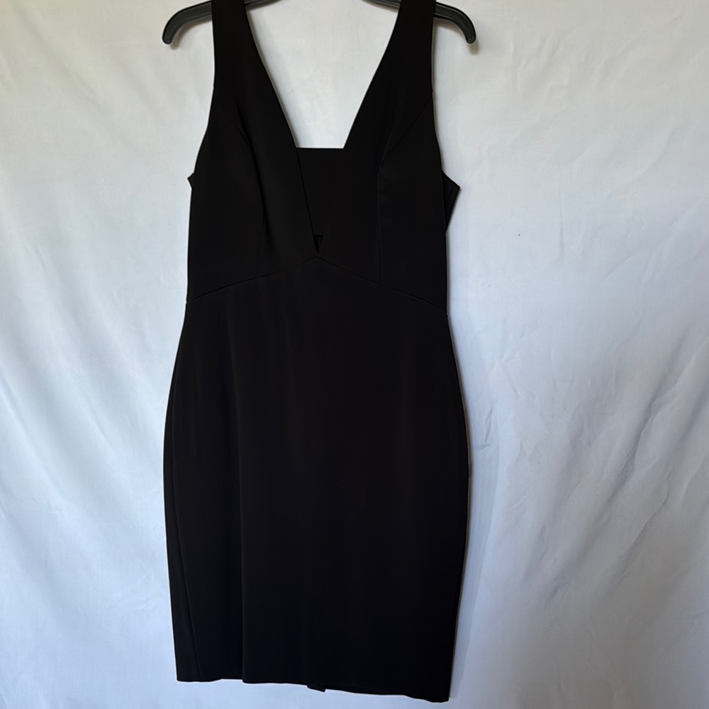 Lauren Ralph Lauren Black Sheath V-Neck Cocktail Dress with Keyhole Detail